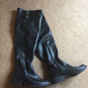 Black Boots Maurice’s size 6